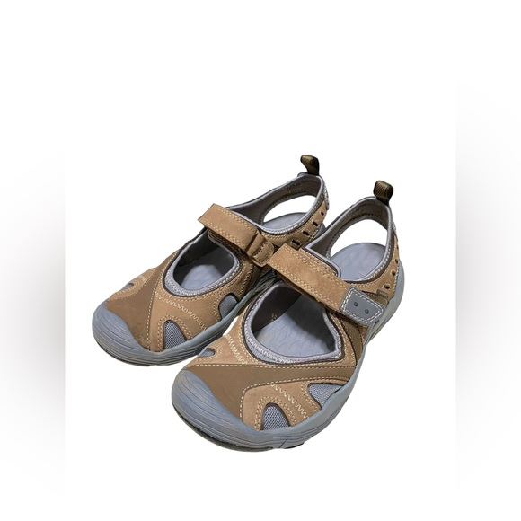 Privo by Clark’s Woman’s Brown Water Friendly Hiking Comfort Shoe Size 6.5. - Picture 1 of 12